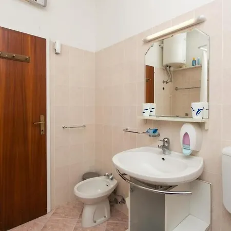 Kono - Two-bedroom With Balcony And Sea View - Marka Gj... Apartmán